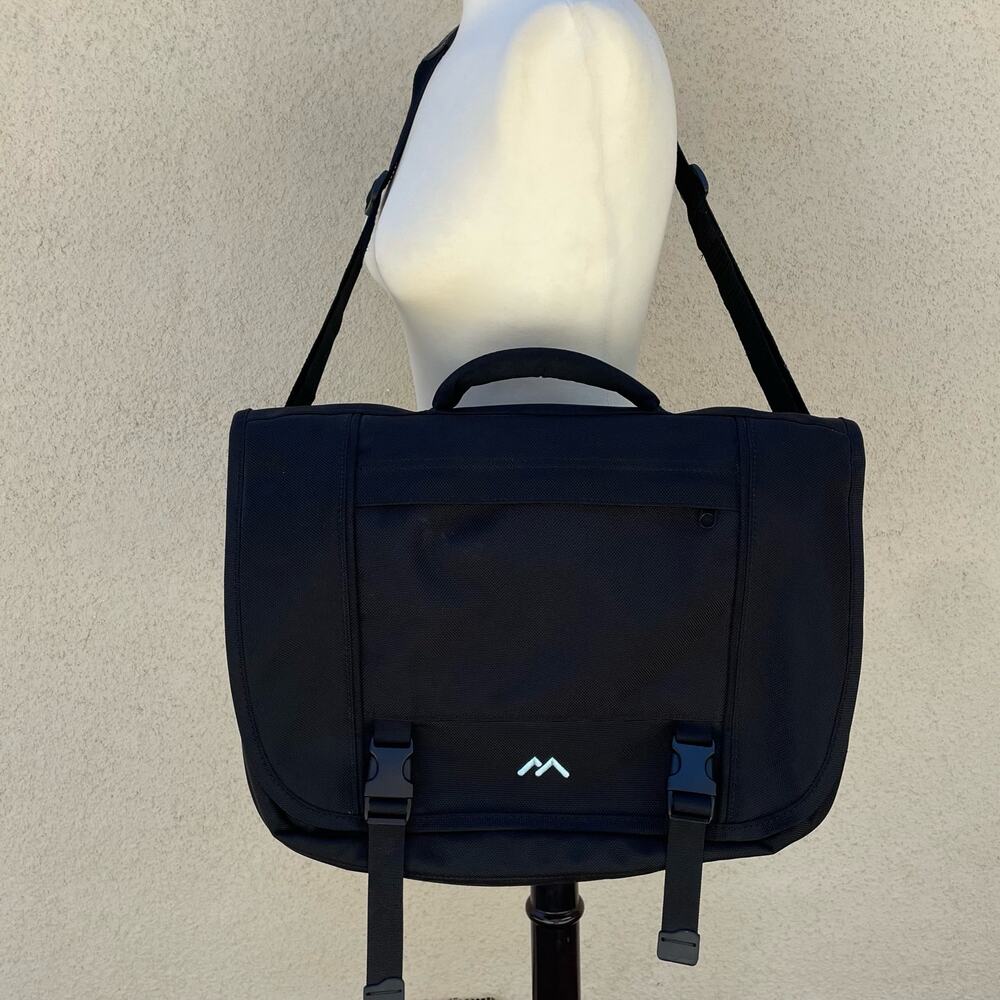 Brenthaven Black Nylon Messenger Laptop Bag 14" Expandable